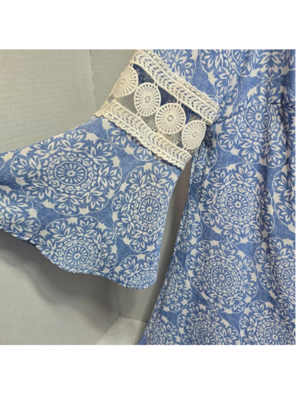 Women's Luxology Blue & White Patterned Long Sleeve Dress, Size 8 - Picture 4 of 8
